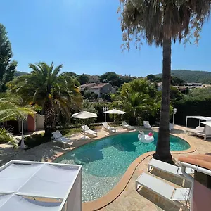 Villa Fantastic Pool 900m To The Beach; With Extravagant Big Garden, Sainte-Maxime