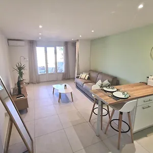 Appartement Superbe Avec Piscine Et Stationnement, Sainte-Maxime
